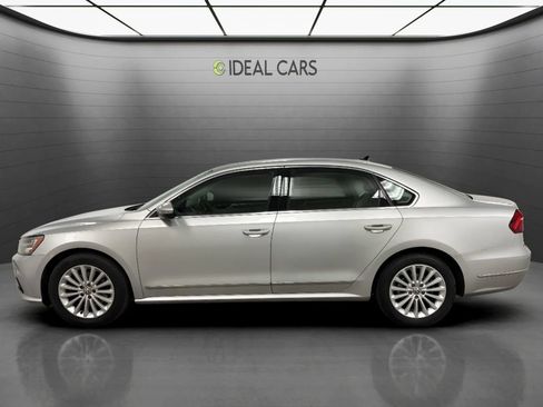 Used 2017 Volkswagen Passat 1.8T SE FWD image 8