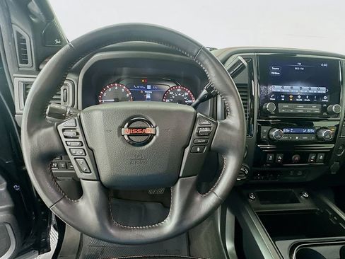 Used 2021 Nissan Titan PRO-4X w/ Pro-4x Convenience Package image 11