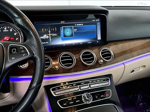 Used 2017 Mercedes-Benz E 400 4MATIC Wagon image 7