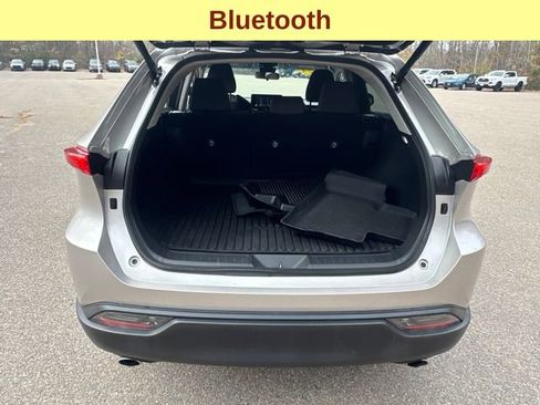 Used 2024 Toyota Venza LE image 12