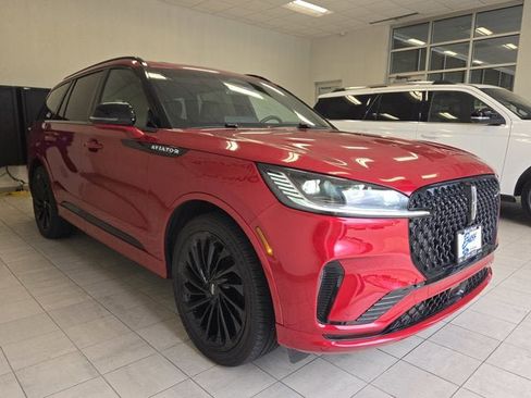 Used 2025 Lincoln Aviator Reserve w/ Equipment Group 201A AWD/4WD image 3