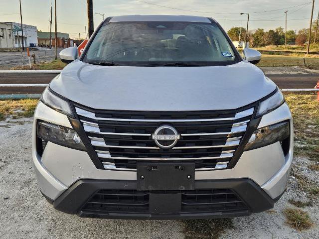 Used 2025 Nissan Rogue SV FWD image 2