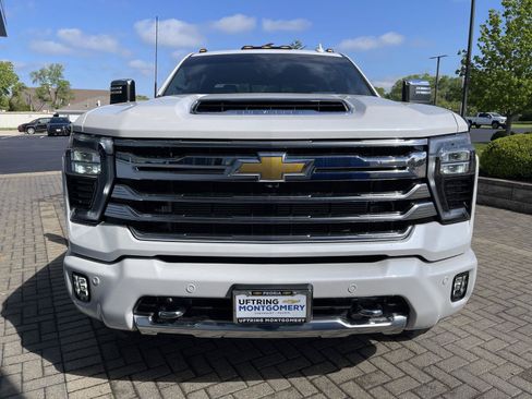 Used 2024 Chevrolet Silverado 3500 High Country w/ High Country Premium Package AWD/4WD image 8