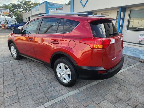 Used 2015 Toyota RAV4 LE image 4