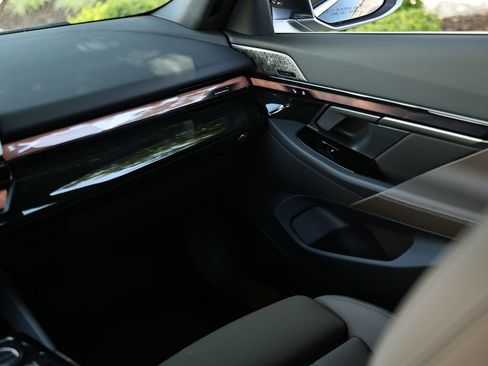 New 2027 BMW 530i w/ Premium Package RWD image 28