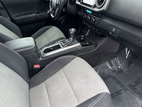 Used 2021 Toyota Tacoma 4x4 Double Cab image 18