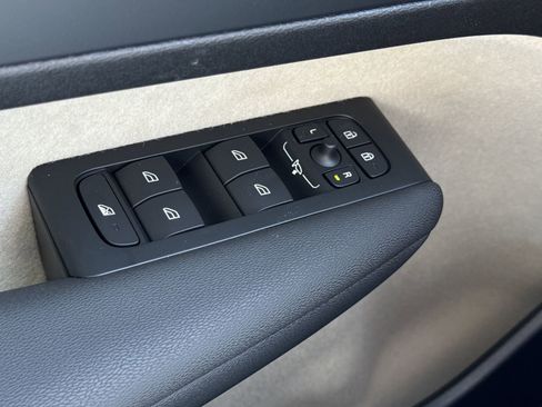 New 2026 Volvo XC40 B5 Plus w/ Protection Package Premier image 18