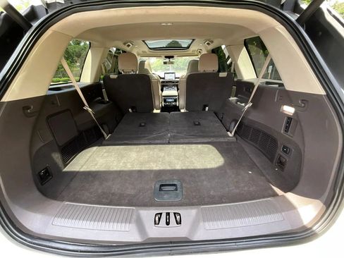 Used 2021 Lincoln Aviator Reserve w/ Equipment Group 201A AWD/4WD image 10