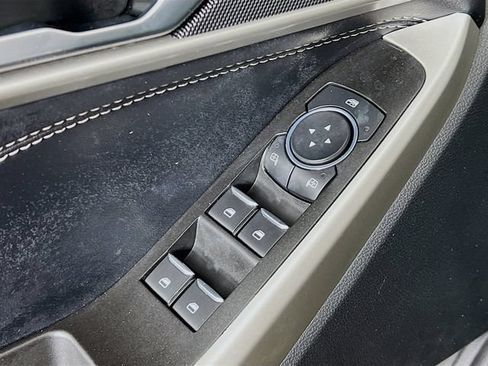 Used 2022 Ford Explorer XLT w/ Equipment Group 202A AWD/4WD image 9