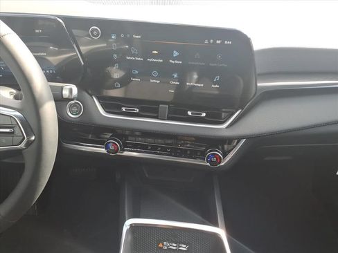 New 2027 Chevrolet Equinox LT w/ Convenience Package II FWD image 22