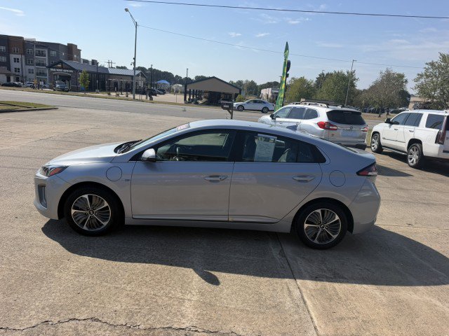 Used 2020 Hyundai Ioniq SEL FWD image 5