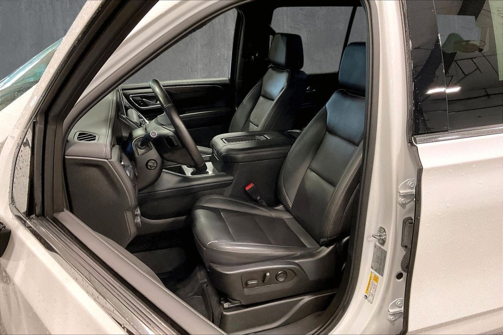 Used 2023 Chevrolet Tahoe LT w/ Luxury Package AWD/4WD image 22