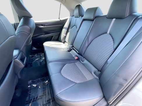 Used 2023 Toyota Camry SE FWD image 14