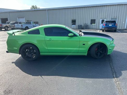Used 2013 Ford Mustang GT Premium w/ Electronics Pkg RWD image 8