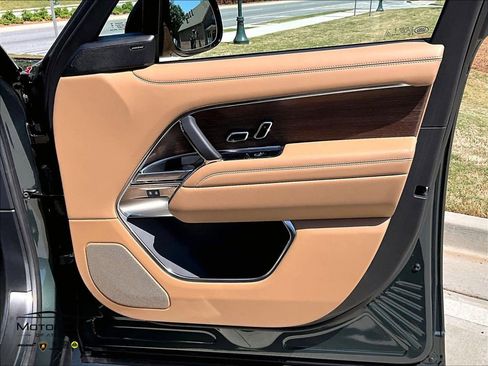 Used 2024 Land Rover Range Rover SE image 23