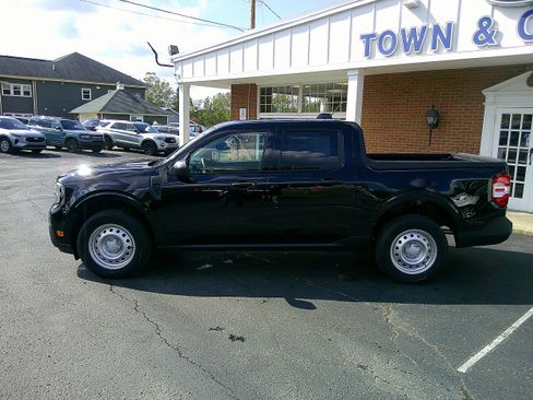 New 2025 Ford Maverick XL image 3