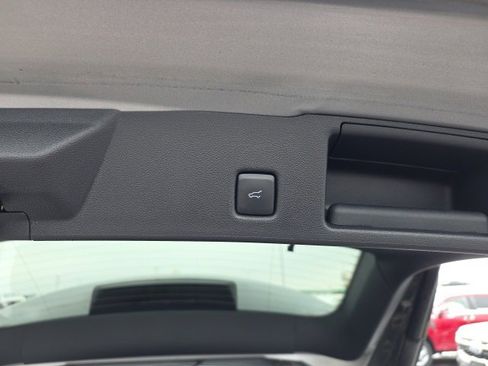 Used 2022 Ford Escape Titanium w/ Class II Trailer Tow Package image 14