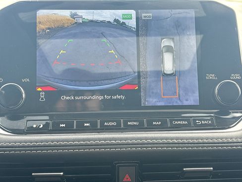 Used 2023 Nissan Rogue SL w/ SL Premium Package image 21