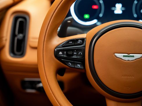 Used 2023 Aston Martin DBX 707 image 44