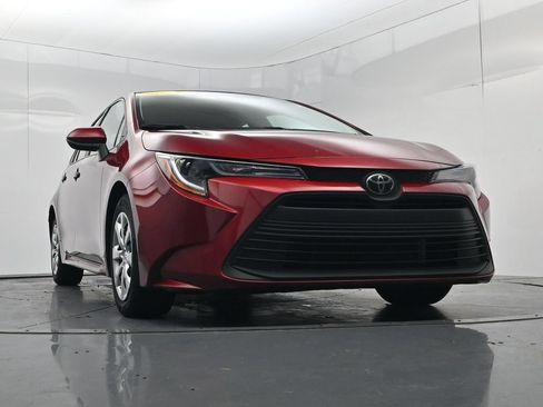 Used 2024 Toyota Corolla LE FWD image 39