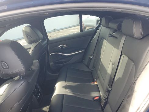 Used 2022 BMW 330i Sedan w/ Premium Package image 10