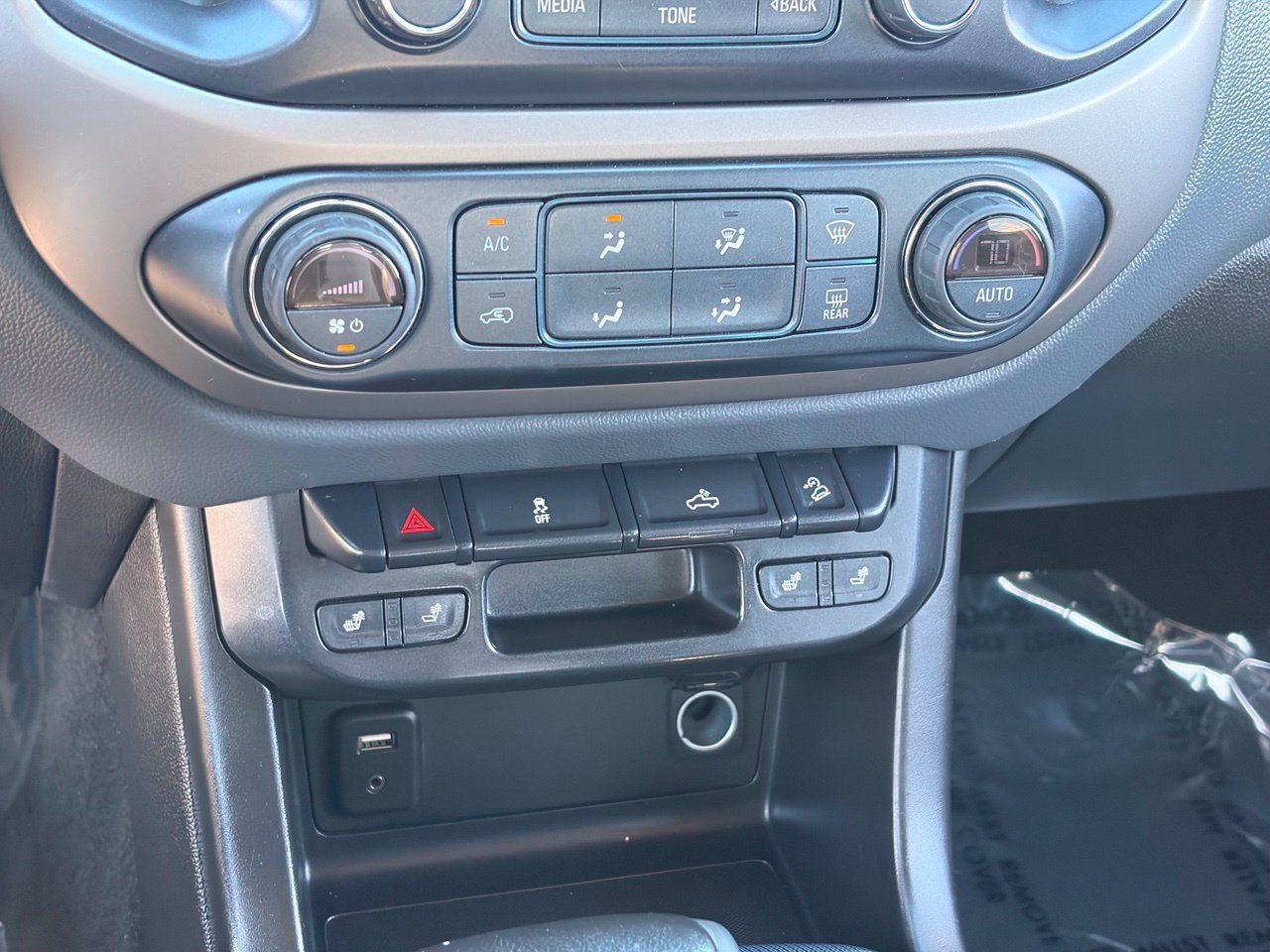 Used 2017 Chevrolet Colorado Z71 RWD image 25