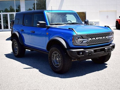Used 2025 Ford Bronco Badlands AWD/4WD image 3