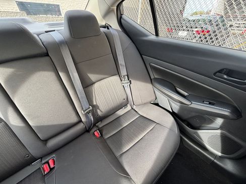 Used 2025 Nissan Altima 2.5 SV image 37