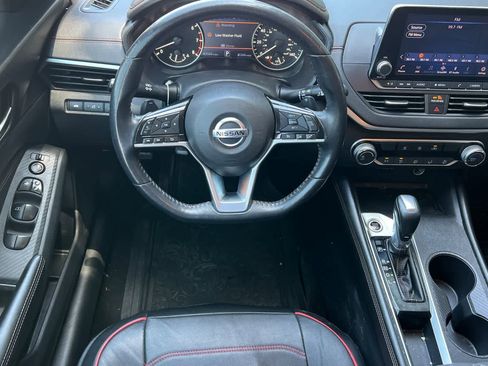 Used 2020 Nissan Altima 2.5 SR FWD image 16