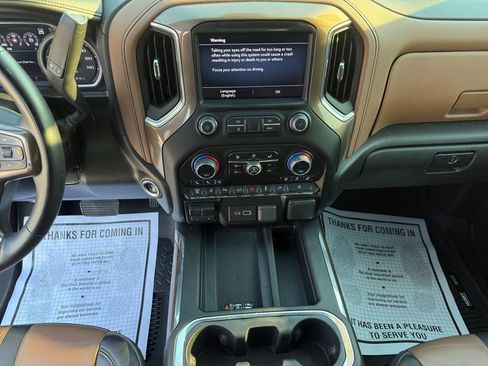 Used 2023 Chevrolet Silverado 2500 High Country image 11