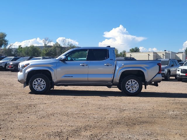 Used 2025 Toyota Tacoma SR5 AWD/4WD image 2