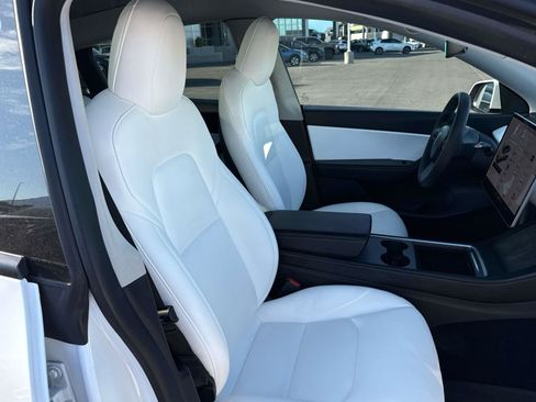 Used 2021 Tesla Model Y Long Range AWD/4WD image 18
