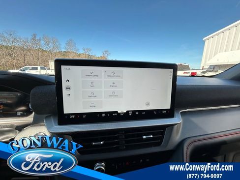 Used 2025 Ford Explorer ST image 38