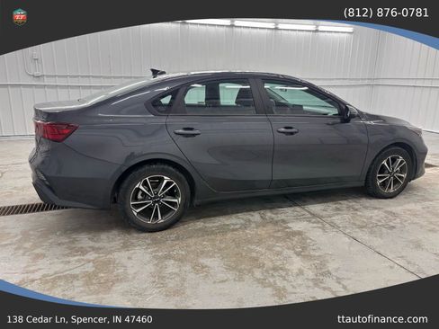 Used 2024 Kia Forte LXS w/ LXS Technology Package FWD image 8