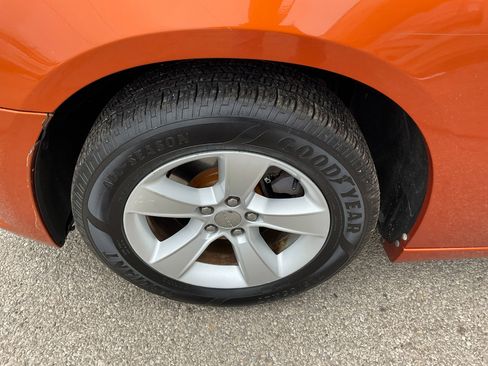 Used 2011 Dodge Charger SE image 9