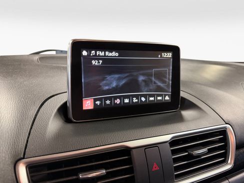 Used 2015 MAZDA MAZDA3 i Touring w/ Technology Package image 20