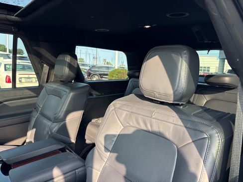 Certified 2023 Lincoln Navigator Reserve AWD/4WD image 26