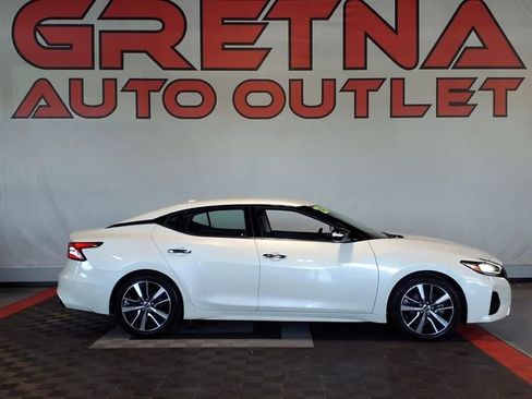 Used 2023 Nissan Maxima SV image 1