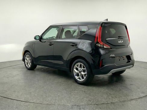 Used 2025 Kia Soul LX w/ LX Technology Package image 6
