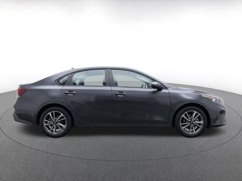 Used 2024 Kia Forte LXS FWD image 9