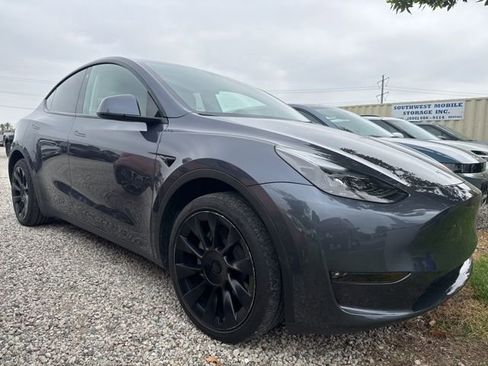 Used 2023 Tesla Model Y Long Range AWD/4WD image 4