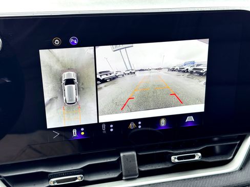 Used 2025 Chevrolet Equinox LT w/ Safety and Technology Package image 28