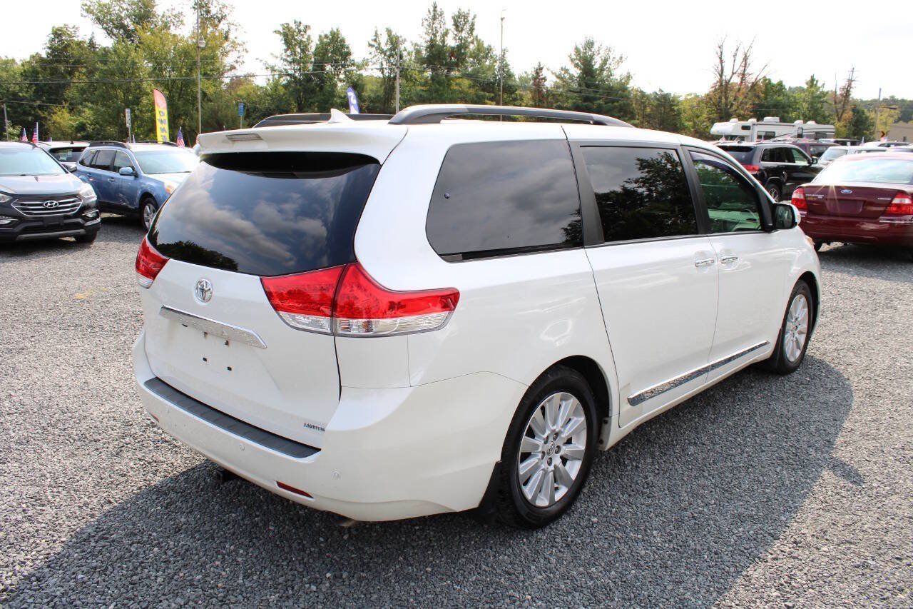 Used 2013 Toyota Sienna Limited w/ Premium Pkg FWD image 7