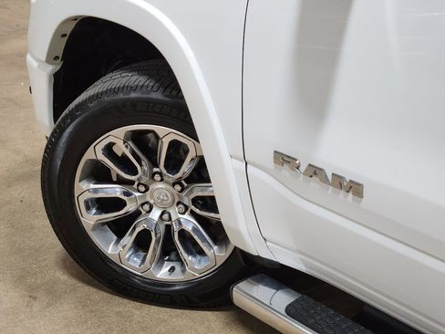 Used 2022 RAM 1500 Laramie AWD/4WD image 23