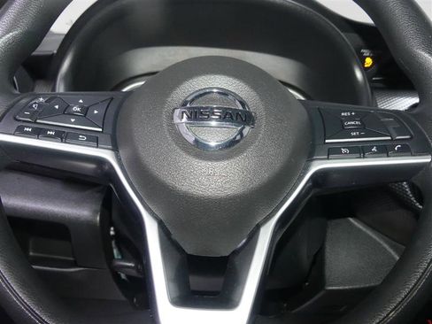 Used 2020 Nissan Kicks SV FWD image 30