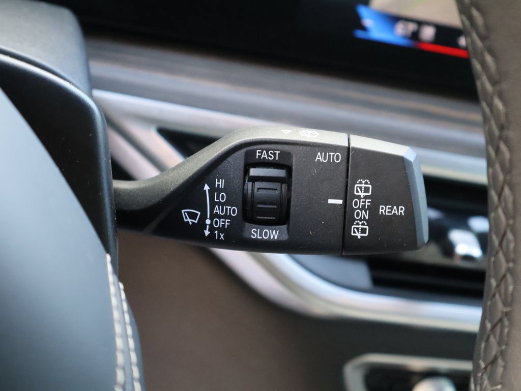 Used 2024 BMW X7 xDrive40i w/ Premium Package AWD/4WD image 37
