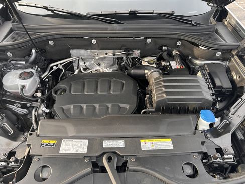 Certified 2025 Volkswagen Atlas SE w/ Panoramic Sunroof Package image 9