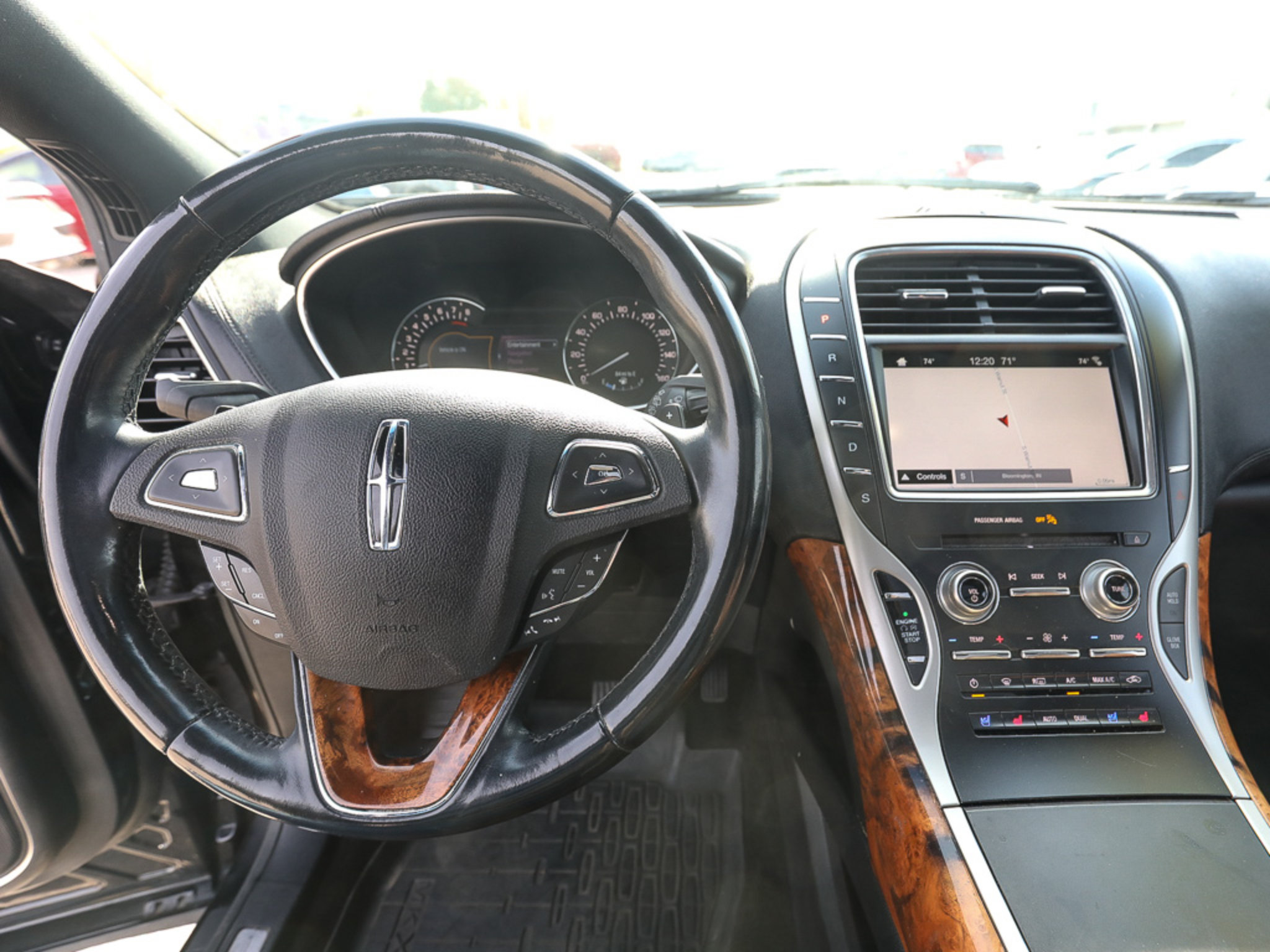 Used 2017 Lincoln MKX Reserve w/ Lincoln MKX Climate Package AWD/4WD image 13