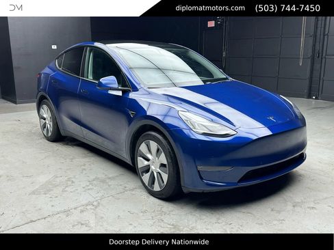 Used 2021 Tesla Model Y Long Range image 8