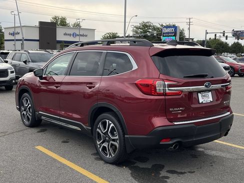 Used 2024 Subaru Ascent Limited w/ Technology Package AWD/4WD image 5